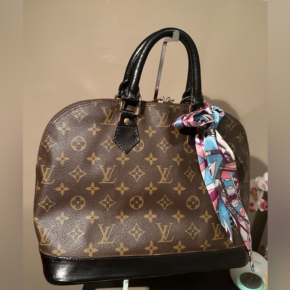 Authentic LOUIS VUITTON Alma PM BA0975